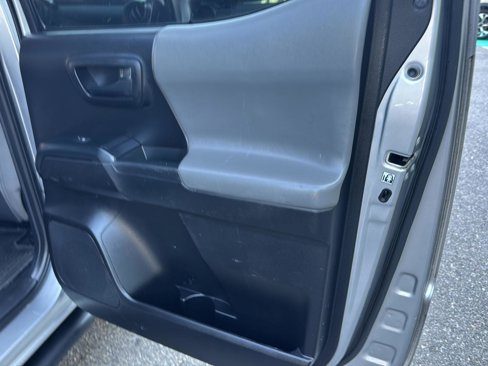 Used 2020 Toyota Tacoma SR image 13