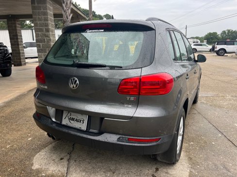 Used 2016 Volkswagen Tiguan S image 6