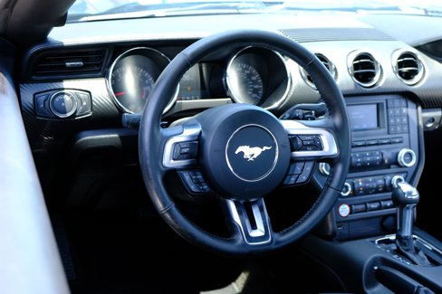 Used 2017 Ford Mustang Coupe image 24