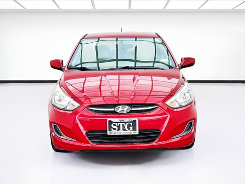 Used 2016 Hyundai Accent SE image 2