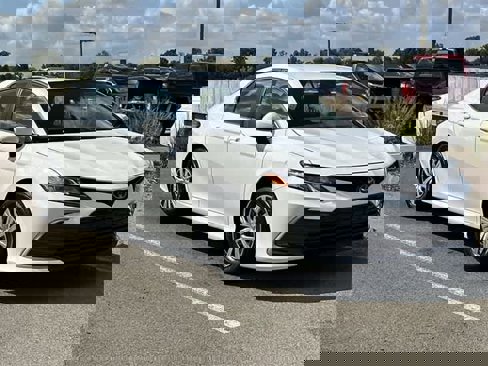 Used 2023 Toyota Camry LE image 29