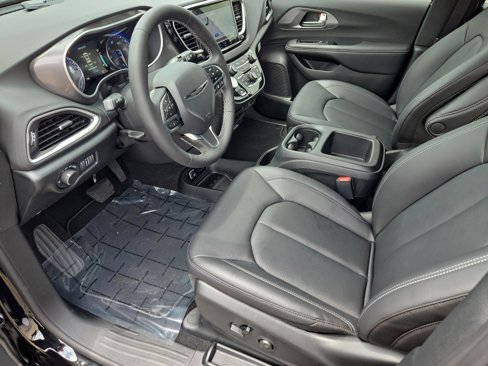 New 2026 Chrysler Voyager LX image 34