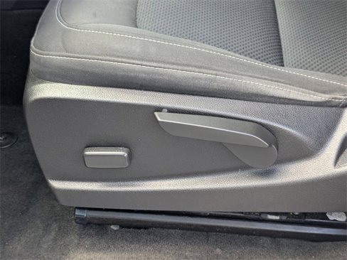 Used 2017 Chevrolet Colorado LT image 15