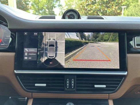 Used 2019 Porsche Cayenne Turbo image 21