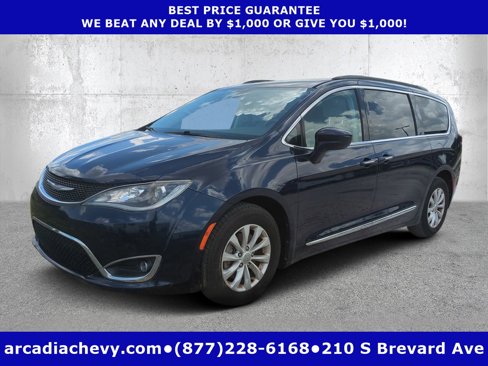Used 2017 Chrysler Pacifica Touring-L image 1