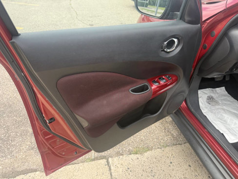 Used 2015 Nissan Juke SV image 25