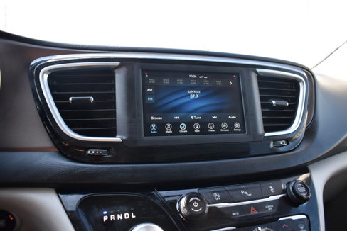 Used 2019 Chrysler Pacifica LX image 19