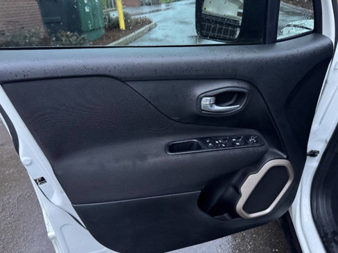 Used 2017 Jeep Renegade Sport w/ Power & Air Group image 21