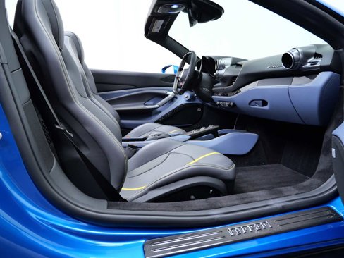 Certified 2021 Ferrari F8 Tributo image 15
