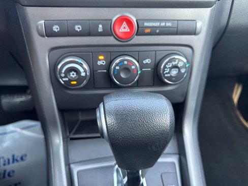 Used 2012 Chevrolet Captiva Sport LT image 17