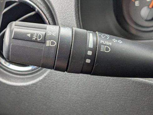 Used 2014 Jeep Patriot Latitude image 11