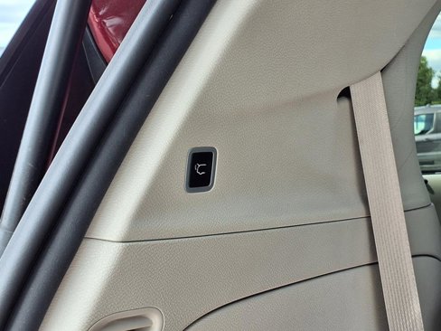 Used 2018 Chrysler Pacifica Touring-L Plus image 25