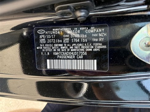 Used 2017 Hyundai Veloster Value Edition image 25