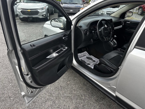 Used 2014 Jeep Compass Latitude image 11