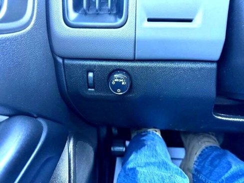 Used 2018 Chevrolet Colorado W/T image 12