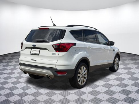 Used 2019 Ford Escape SEL image 9