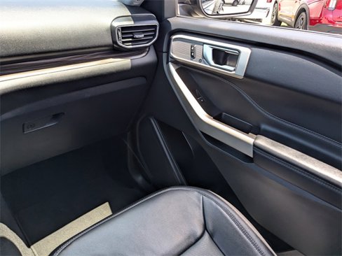 Used 2022 Ford Explorer Limited w/ Equipment Group 301A image 17
