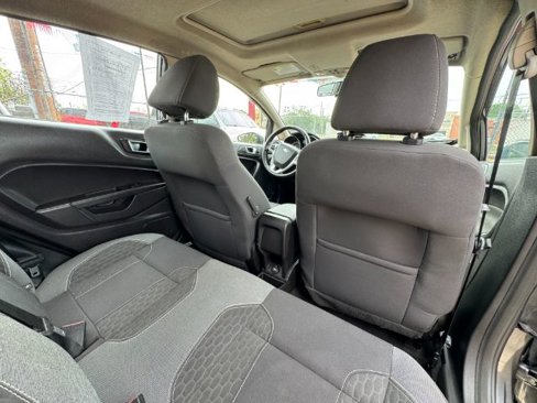 Used 2015 Ford Fiesta SE w/ Equipment Group 201A image 16