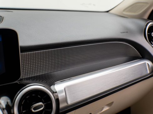 Certified 2020 Mercedes-Benz GLB 250 4MATIC image 31