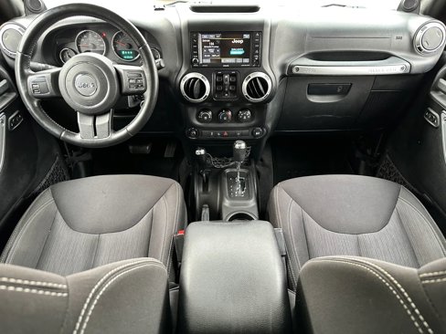 Used 2014 Jeep Wrangler Unlimited Sahara image 22