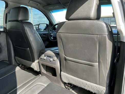 Used 2017 Chevrolet Suburban LT image 33
