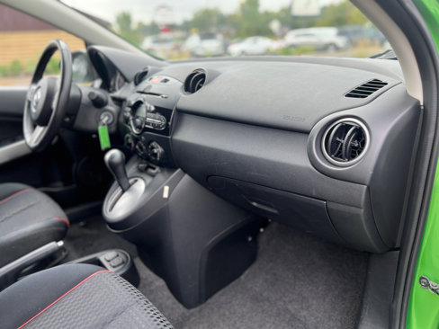 Used 2013 MAZDA MAZDA2 Touring image 37