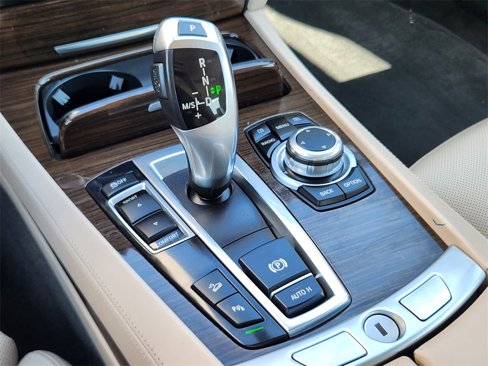Used 2011 BMW 750Li xDrive image 24