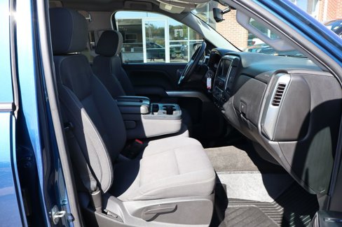 Used 2018 Chevrolet Silverado 1500 LT w/ All Star Edition image 45