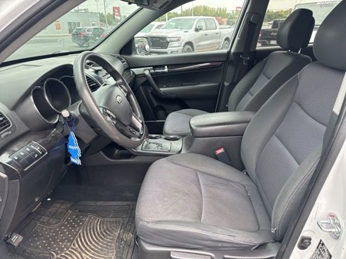 Used 2012 Kia Sorento LX image 12