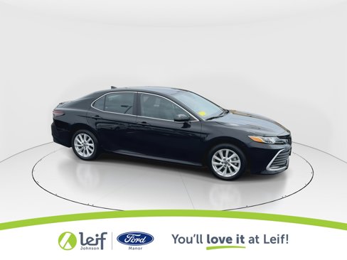 Used 2023 Toyota Camry LE image 9