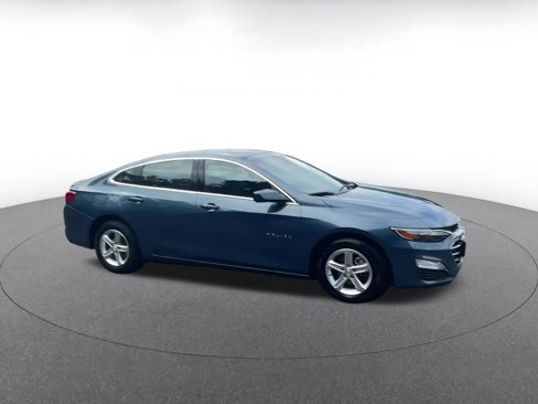 Used 2024 Chevrolet Malibu LT image 2