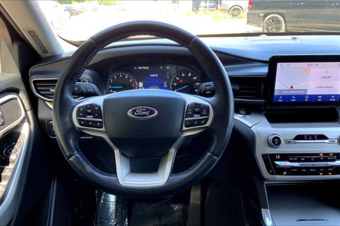 Used 2021 Ford Explorer XLT w/ Equipment Group 202A image 5