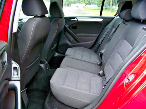 Used 2011 Volkswagen Golf 4-Door image 26