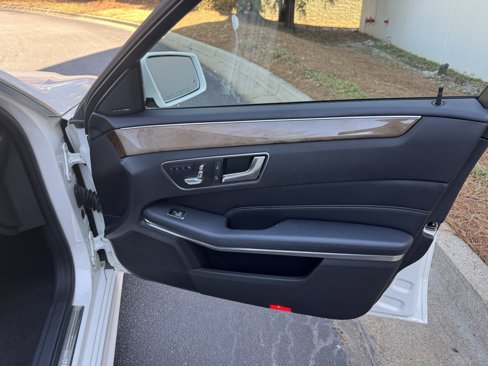 Used 2014 Mercedes-Benz E 350 Sedan image 26
