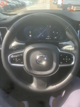 Certified 2025 Volvo XC60 B5 Plus image 4
