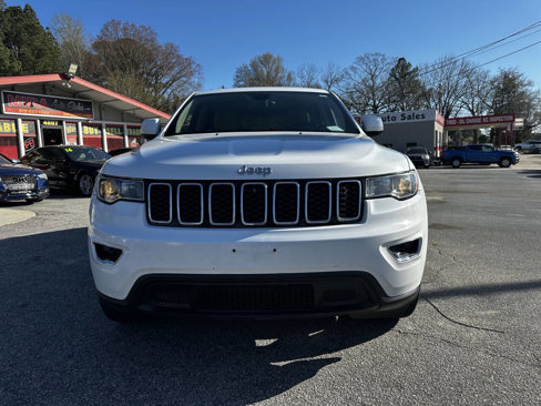 Used 2017 Jeep Grand Cherokee Laredo w/ Quick Order Package 2BE image 4