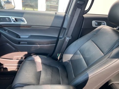Used 2015 Ford Explorer Limited w/ Equipment Group 302A image 7