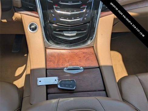 Used 2017 Cadillac Escalade Platinum image 19