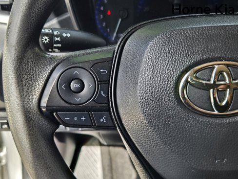 Used 2022 Toyota Corolla LE image 29