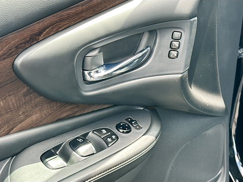Used 2020 Nissan Murano Platinum image 8