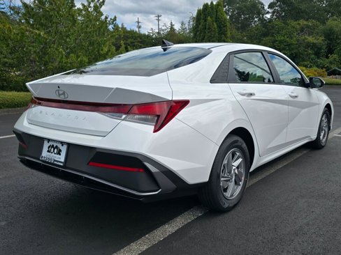 New 2025 Hyundai Elantra SE w/ Cargo Package image 4