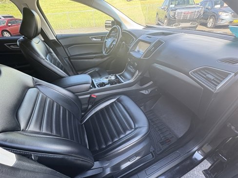 Used 2020 Ford Edge SEL image 36