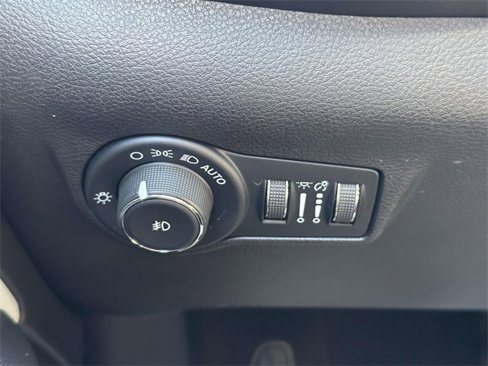 Used 2022 Jeep Compass Limited w/ Elite Group image 26