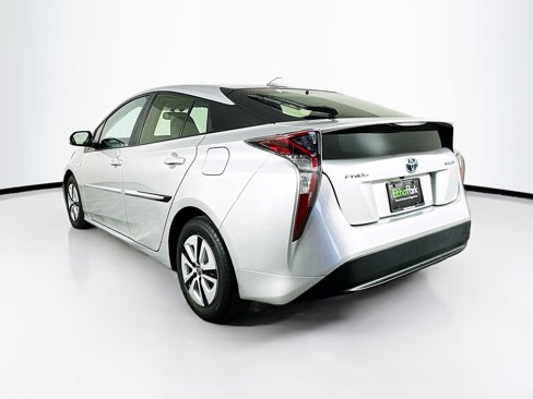 Used 2016 Toyota Prius Four image 5