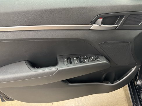 Used 2019 Hyundai Elantra SE image 21