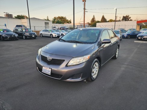 Used 2010 Toyota Corolla LE image 1