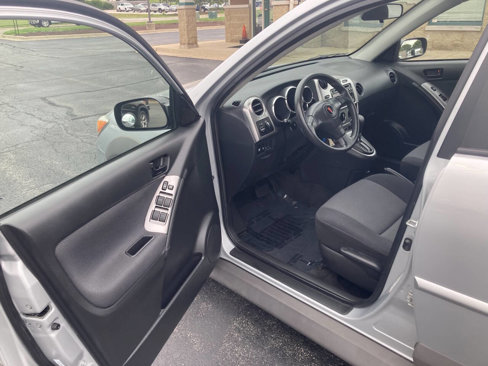Used 2008 Pontiac Vibe w/ Sun And Sound Package image 9