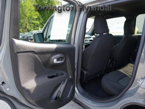 Used 2021 Jeep Renegade Latitude image 14