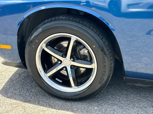 Used 2010 Dodge Challenger SE image 11