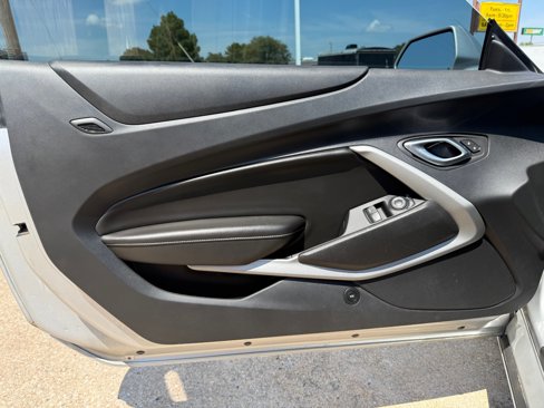 Used 2018 Chevrolet Camaro LT w/ RS Package image 7